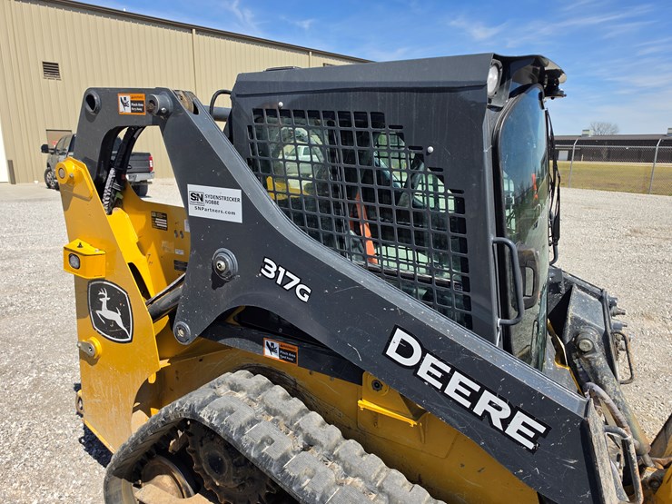 2023-deere-317g-image-13