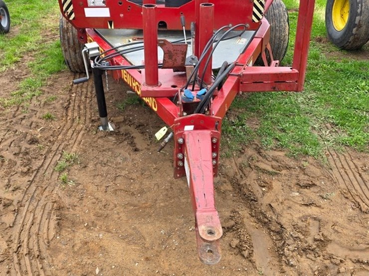 new-holland-b37p-image-20