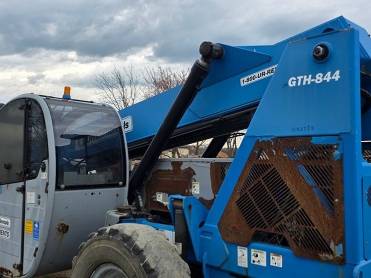 2011-genie-gth844-image-16