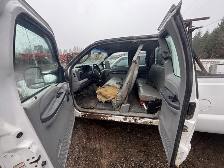 2006-ford-f350-image-17