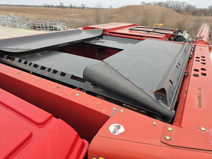 2013-case-ih-8230-image-12