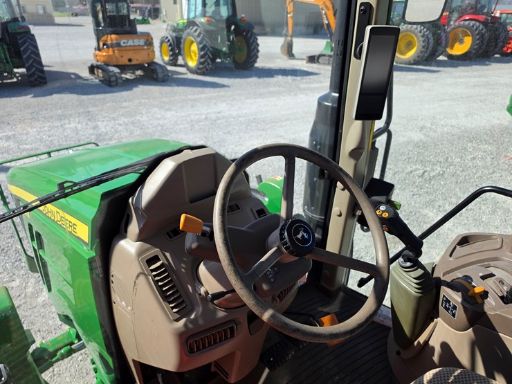 2020-john-deere-6110m-image-9