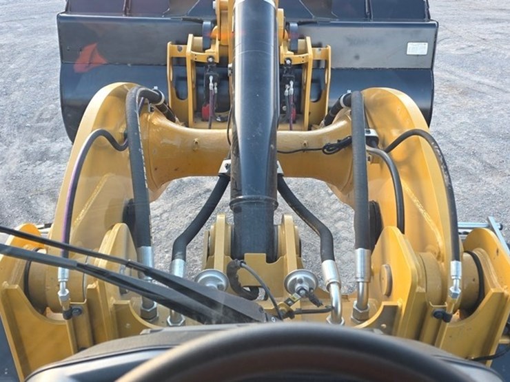 2024-caterpillar-930-image-93