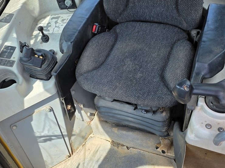 2012-caterpillar-d6t-xl-image-71