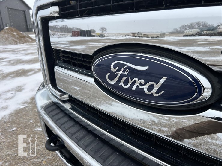 2016-ford-f350-xlt-image-28
