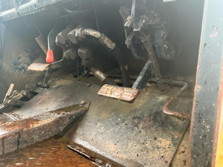 1989-john-deere-640d-image-18