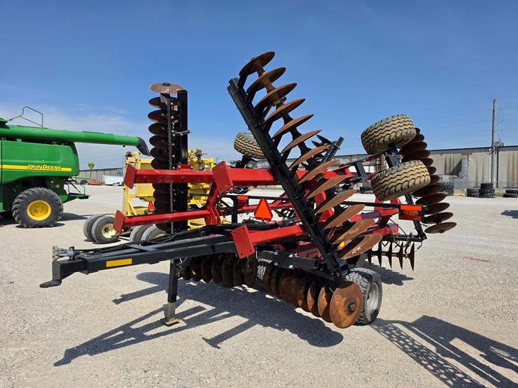 2021-case-ih-345-image-8