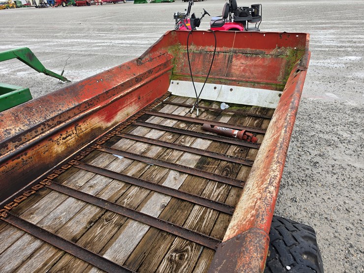 new-holland-520-image-6