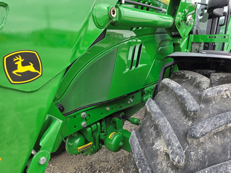 2023-john-deere-6155m-image-8