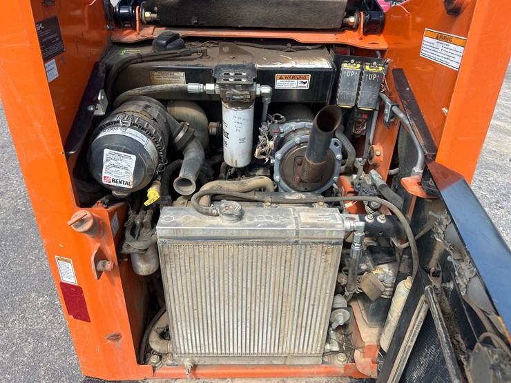 2021-gehl-rt105-image-12