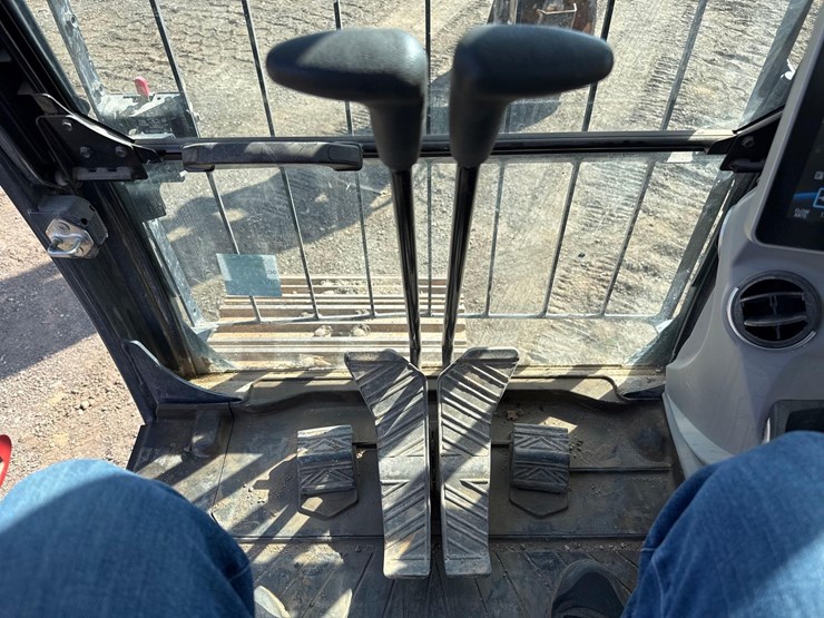 2023-kobelco-sk210-lc-11-image-36