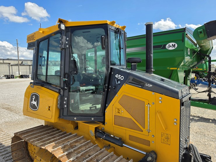 2023-deere-450-lgp-image-21