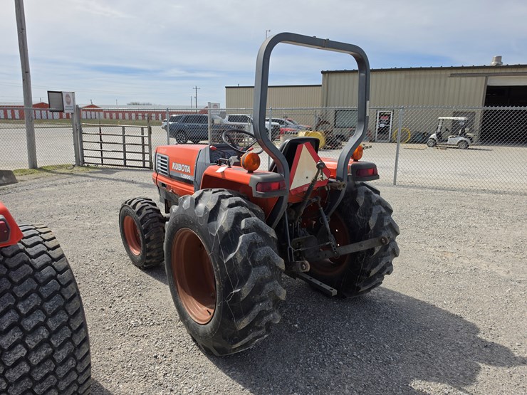 1997-kubota-l2900-image-11