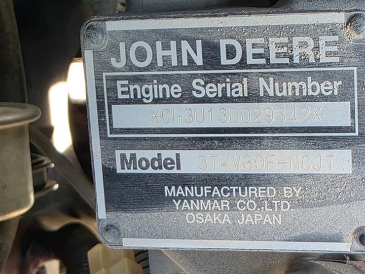 2014-john-deere-1025r-image-30