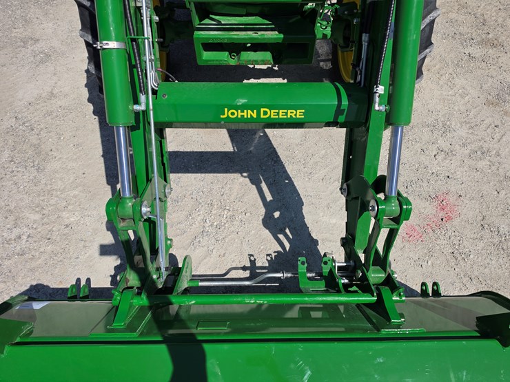 2023-john-deere-6r-130-image-5