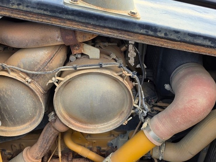 2021-caterpillar-d5-lgp-image-56