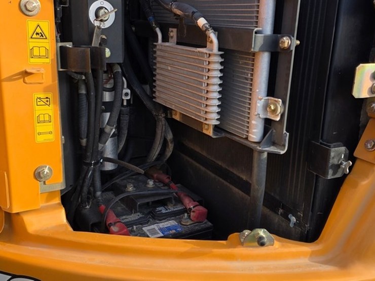 2021-case-cx80c-image-56