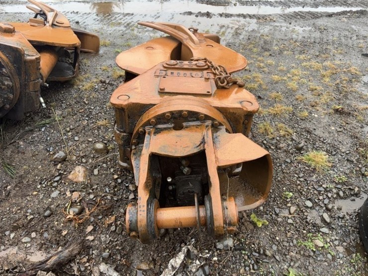 young-log-grapple-image-3