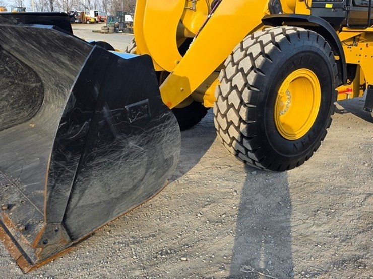 2024-caterpillar-930-image-6