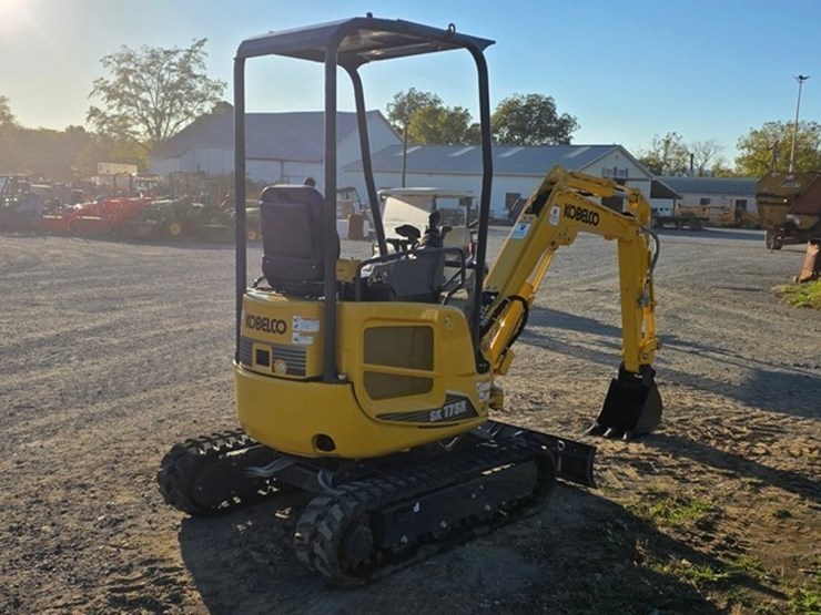2022-kobelco-sk17sr-image-3
