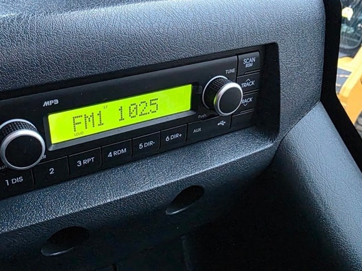 2020-new-holland-e57c-image-69