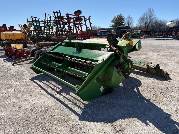 john-deere-820-image-10