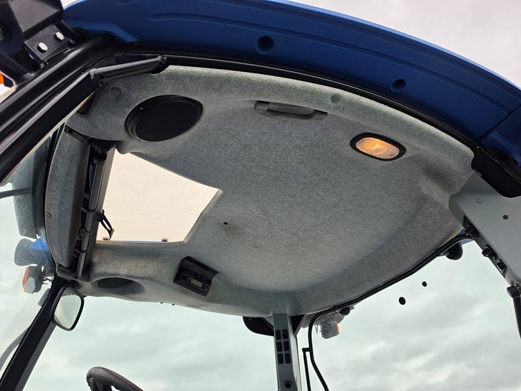 2010-new-holland-t6020-image-15