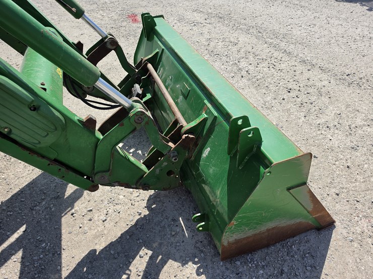 2016-john-deere-6110r-image-24