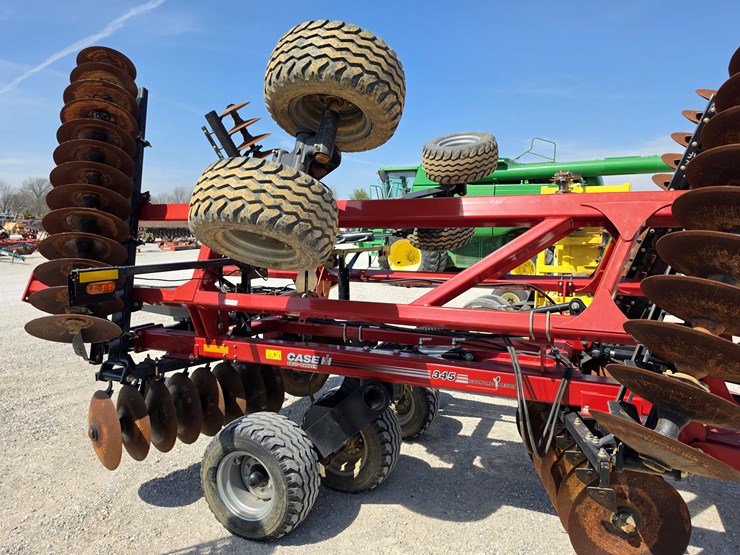 2021-case-ih-345-image-6