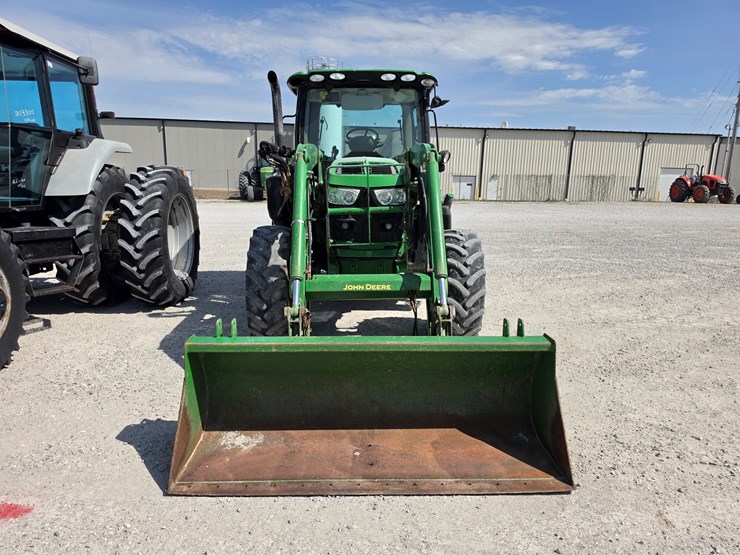 2016-john-deere-6110r-image-2