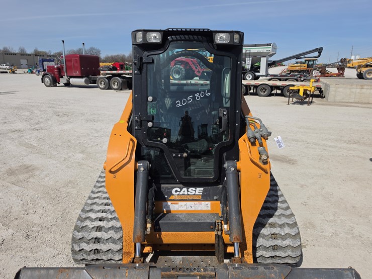 2023-case-tv450b-image-4