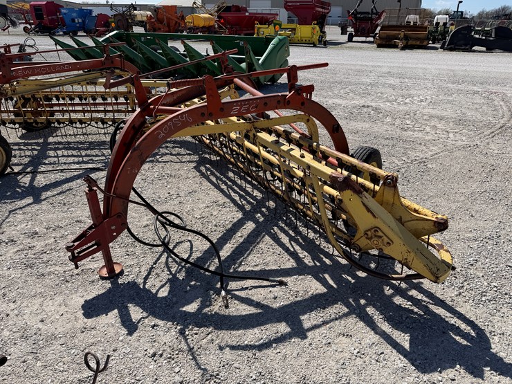 new-holland-258-image-10