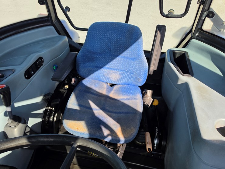 2013-new-holland-ts6.120-image-12