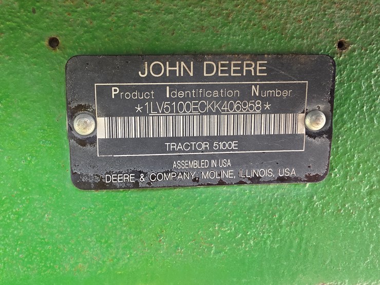 2019-john-deere-5100e-image-3