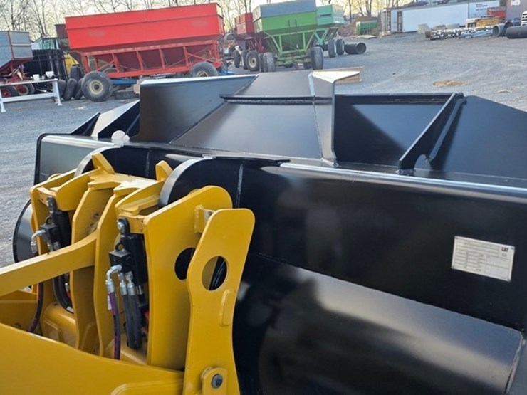 2024-caterpillar-930-image-43