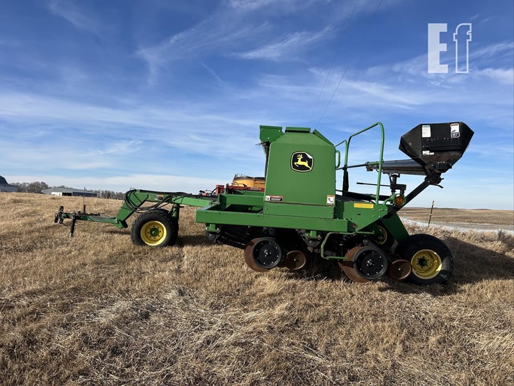 2004-john-deere-1590-image-6