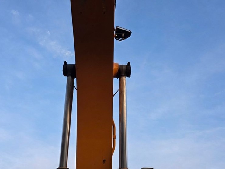 2022-case-cx250d-image-49