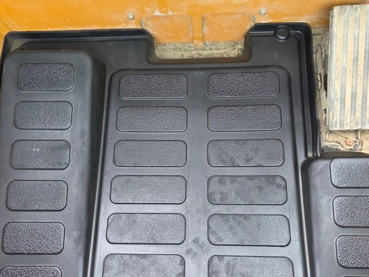 2022-case-tr340b-image-49