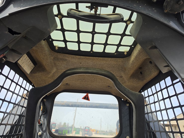 2022-deere-317g-image-8