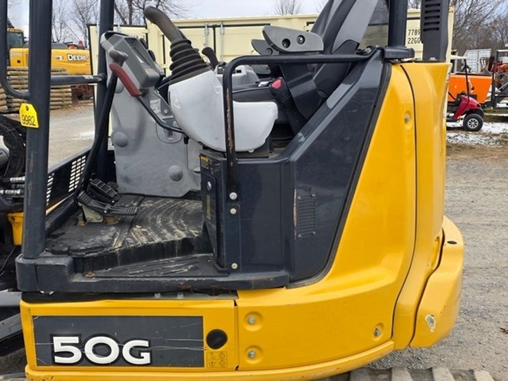 2019-deere-50g-image-18
