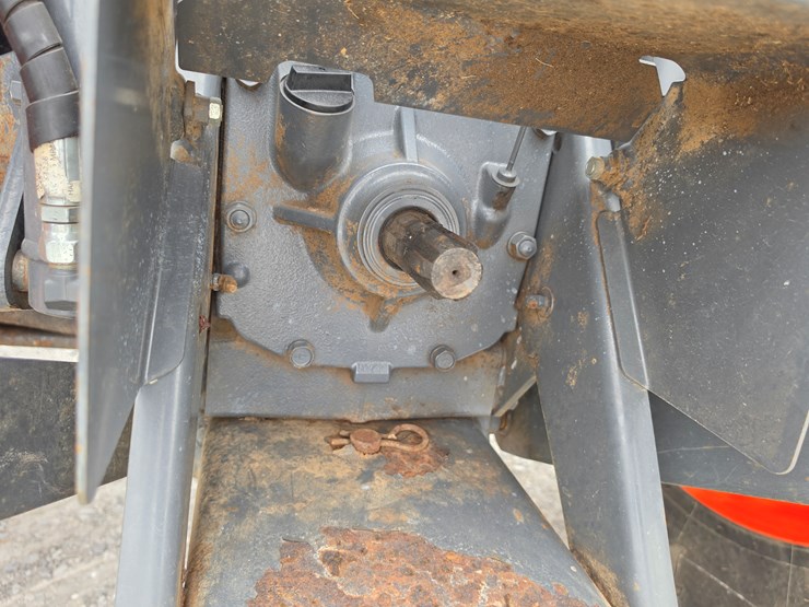 2014-kubota-m6060-image-18