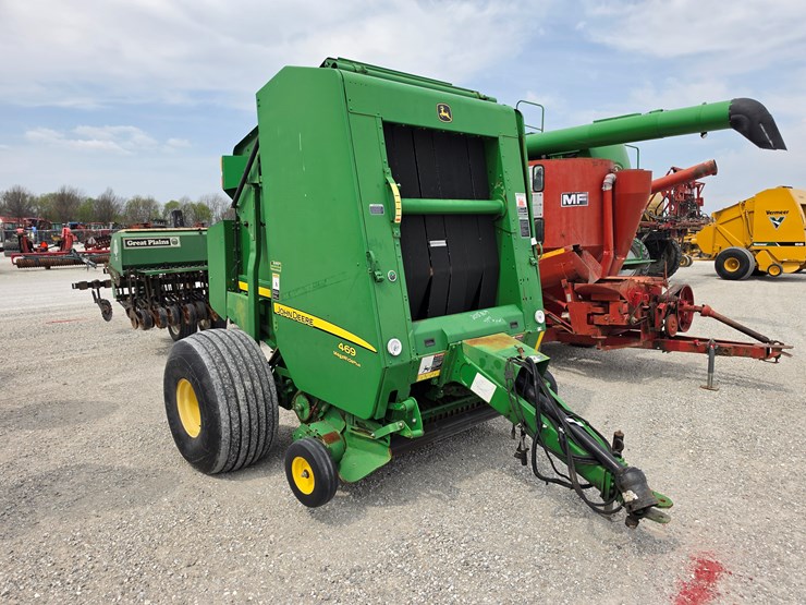 2015-john-deere-469-image-1