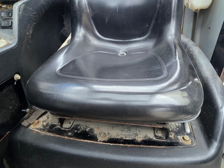 2011-genie-gth844-image-43