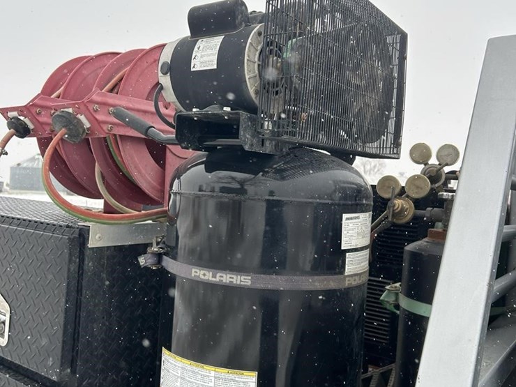 2016-ford-f350-xlt-image-32