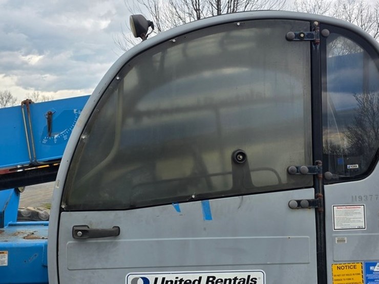 2011-genie-gth844-image-12