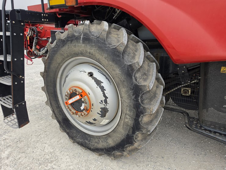 2013-case-ih-8230-image-14
