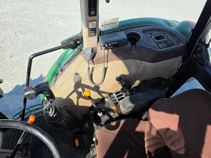 2011-john-deere-6140d-image-8