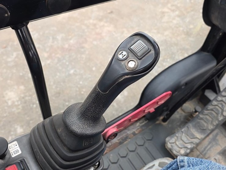 2018-caterpillar-m322f-image-80