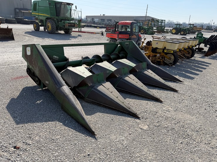 john-deere-444-image-9