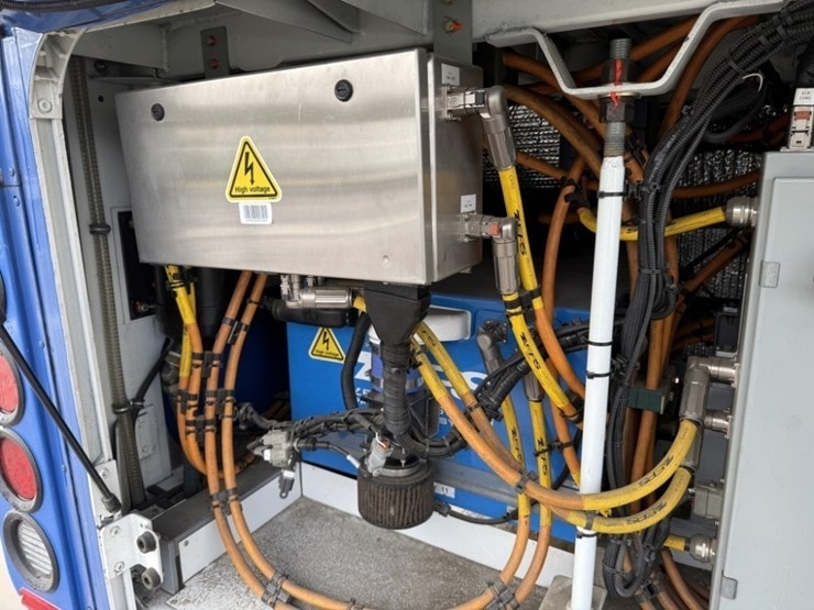 2012-gillig-40'-electric-transit-bus-image-16